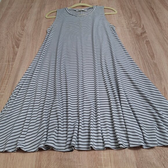 Cleo Blu A-Line Striped Swing Dress Size M Round Neck Sleeveless Stretch Jersey - Picture 3 of 14